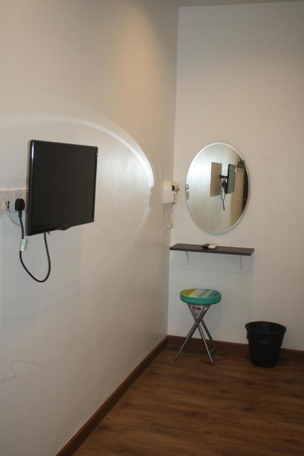 Cozy Riverside Hotel ملقا المظهر الخارجي الصورة