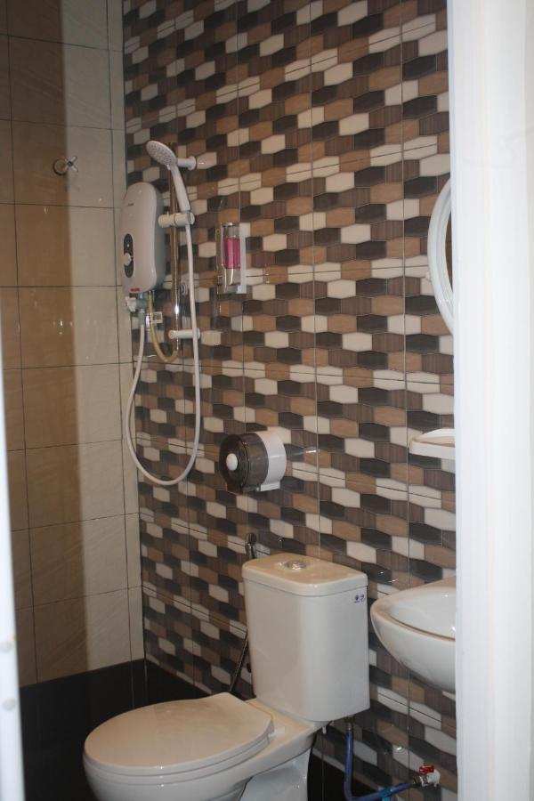 Cozy Riverside Hotel ملقا المظهر الخارجي الصورة