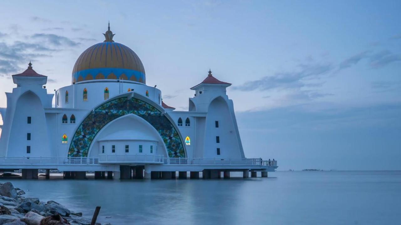 Cozy Riverside Hotel ملقا المظهر الخارجي الصورة