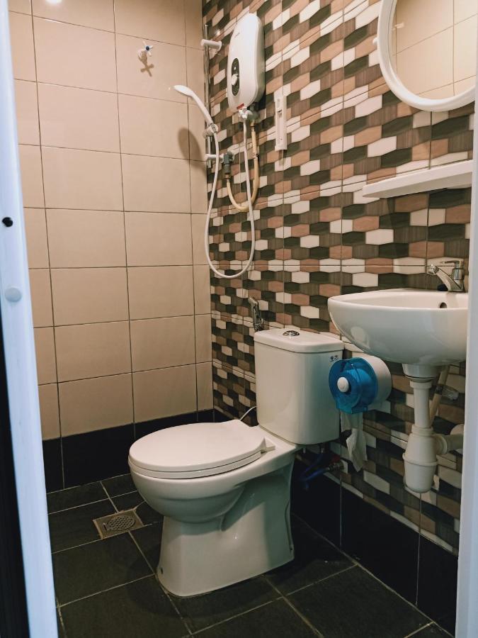 Cozy Riverside Hotel ملقا المظهر الخارجي الصورة